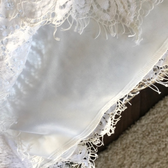 🌺Three Hearts White lace top🌺 - Picture 6 of 7